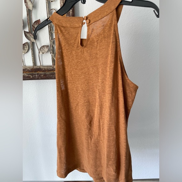 Top - Picture 2 of 3